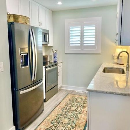 Driftwood Cottage - First Floor Oceanfront Beach Retreat! Exceptional Views, Location And Privacy Condo Carolina Beach Bagian luar foto