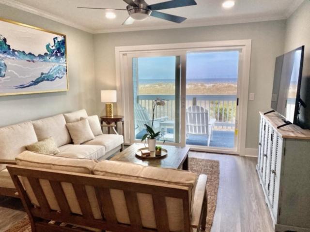 Driftwood Cottage - First Floor Oceanfront Beach Retreat! Exceptional Views, Location And Privacy Condo Carolina Beach Bagian luar foto