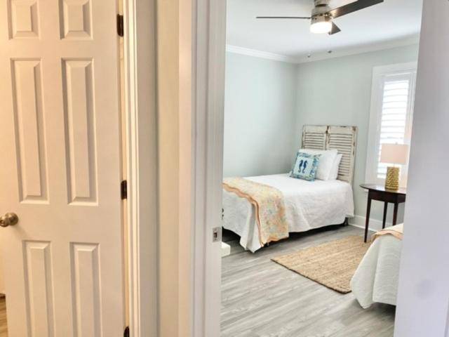 Driftwood Cottage - First Floor Oceanfront Beach Retreat! Exceptional Views, Location And Privacy Condo Carolina Beach Bagian luar foto