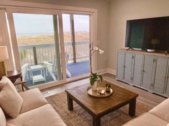 Driftwood Cottage - First Floor Oceanfront Beach Retreat! Exceptional Views, Location And Privacy Condo Carolina Beach Bagian luar foto