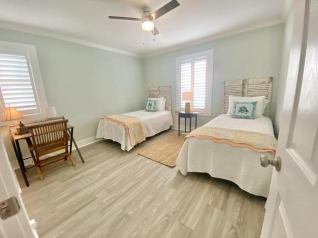 Driftwood Cottage - First Floor Oceanfront Beach Retreat! Exceptional Views, Location And Privacy Condo Carolina Beach Bagian luar foto