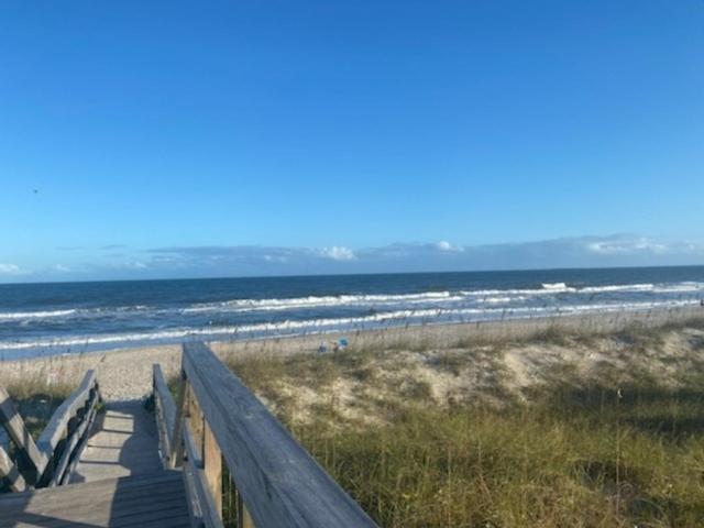 Driftwood Cottage - First Floor Oceanfront Beach Retreat! Exceptional Views, Location And Privacy Condo Carolina Beach Bagian luar foto